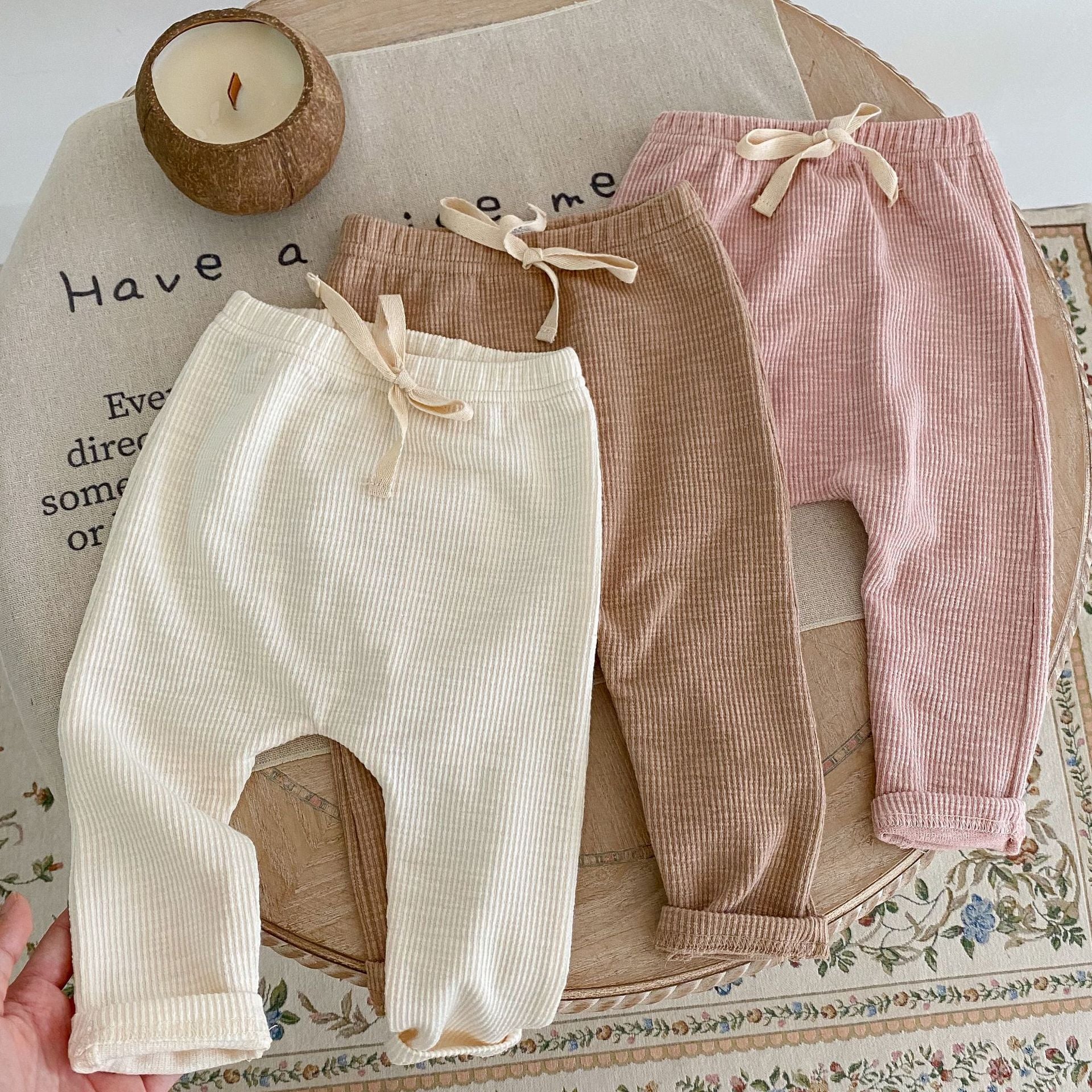 Comfortable and stylish baby pants – High-quality materials for versatile everyday wear