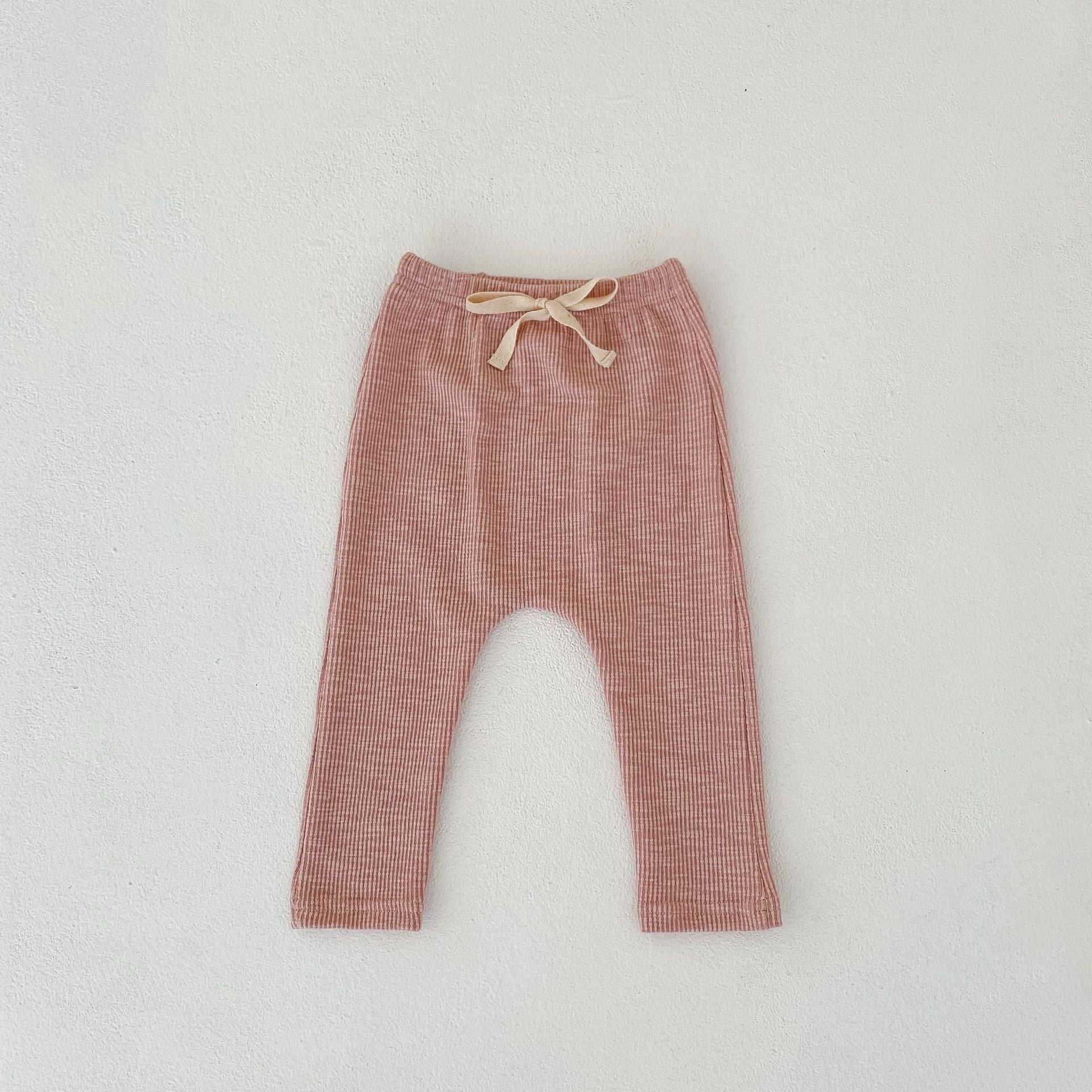 Comfortable and stylish baby pants – High-quality materials for versatile everyday wear